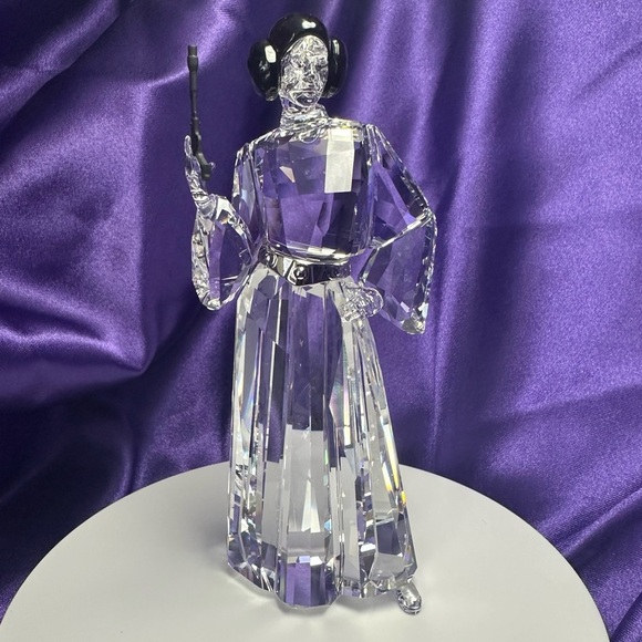 Swarovski Princess Leia Star Wars Figurine 5472787 – Retired Collectible Crystal - Picture 3 of 14